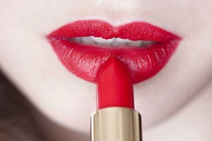 Mách bạn cách sử dụng son môi đúng cách